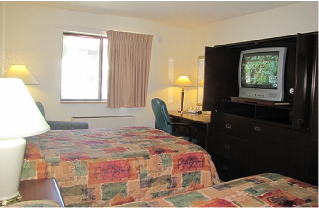 Super 8 By Wyndham Willows Habitación foto