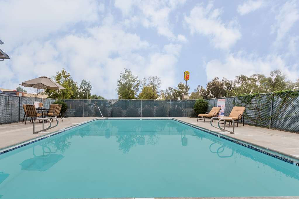 Super 8 By Wyndham Willows Facilidades foto